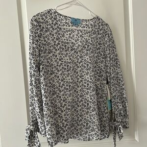 Women’s CeCe blouse Size S